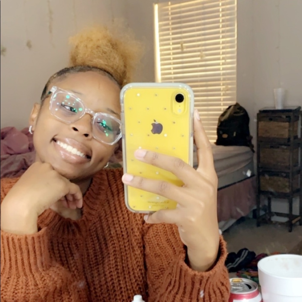 Meet your Posher, Ahsiana